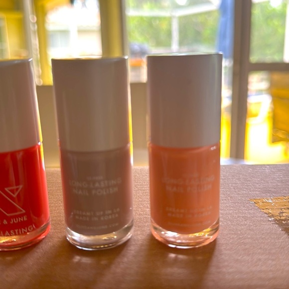 Bundle of 4 Nail Colors - NEW - Olive & June - Long Lasting - Beautiful Mix - Picture 3 of 3